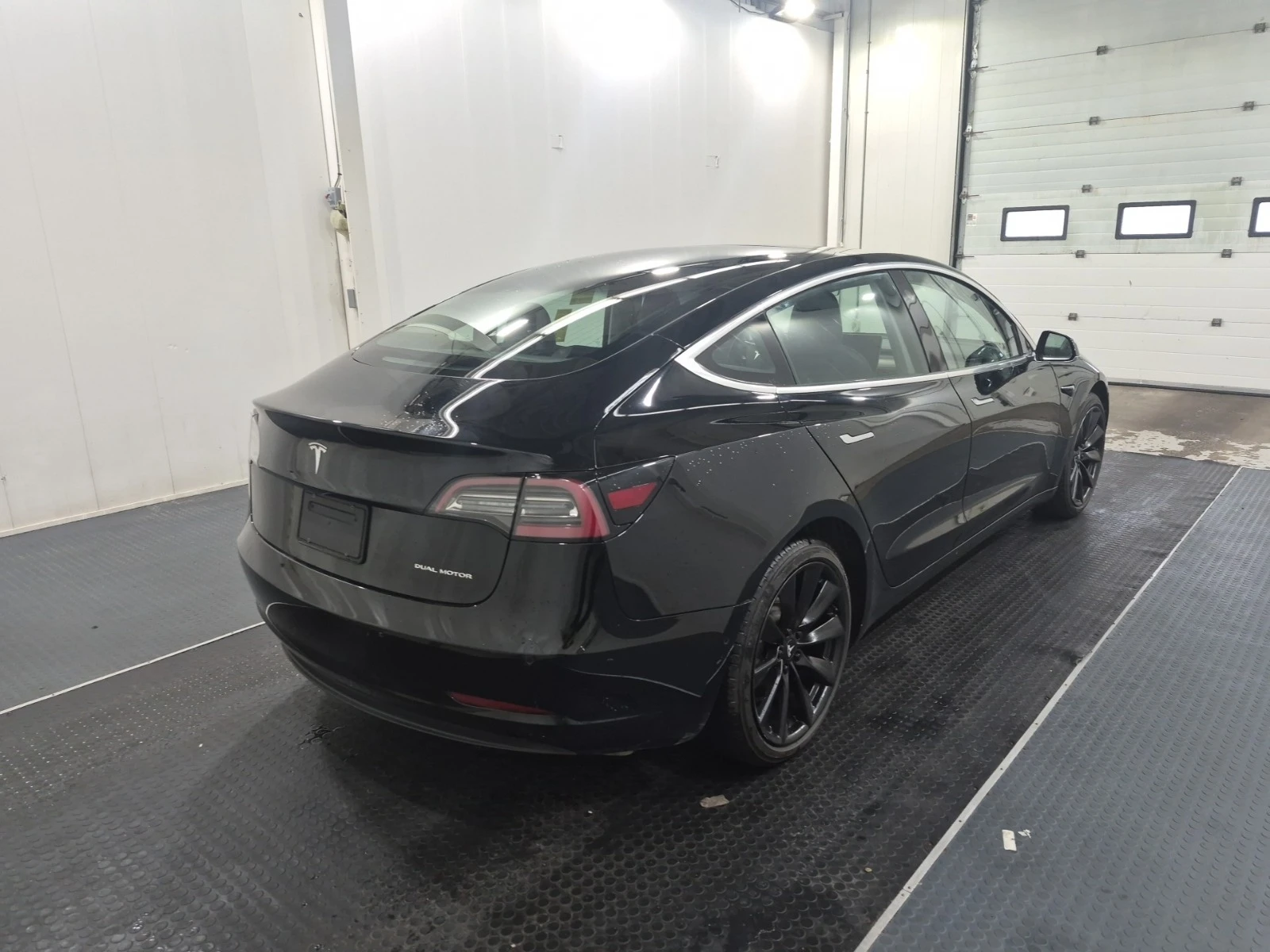 Tesla Model 3 LONG RANGE AWD, снимка 4 - Автомобили и джипове - 56389297