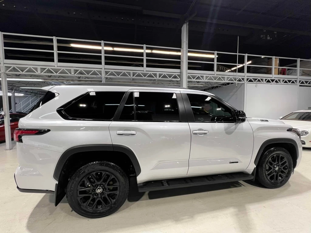 Toyota Sequoia * Limited 4WD * CARFAX/NAVI/DIS/PANO/2026 - изображение 3