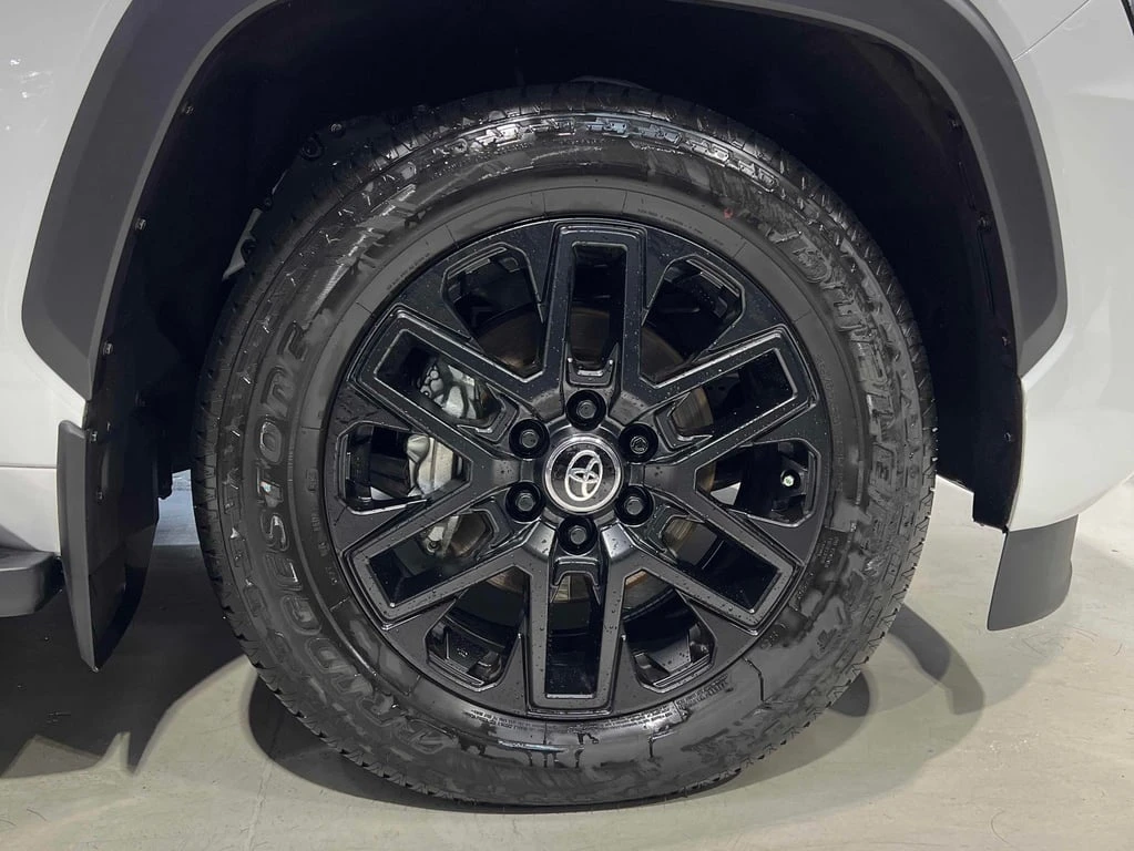 Toyota Sequoia * Limited 4WD * CARFAX/NAVI/DIS/PANO/2026 - изображение 7