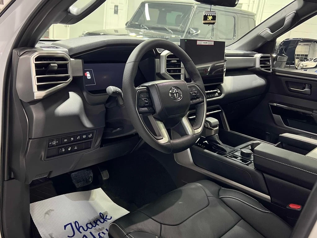 Toyota Sequoia * Limited 4WD * CARFAX/NAVI/DIS/PANO/2026 - изображение 5