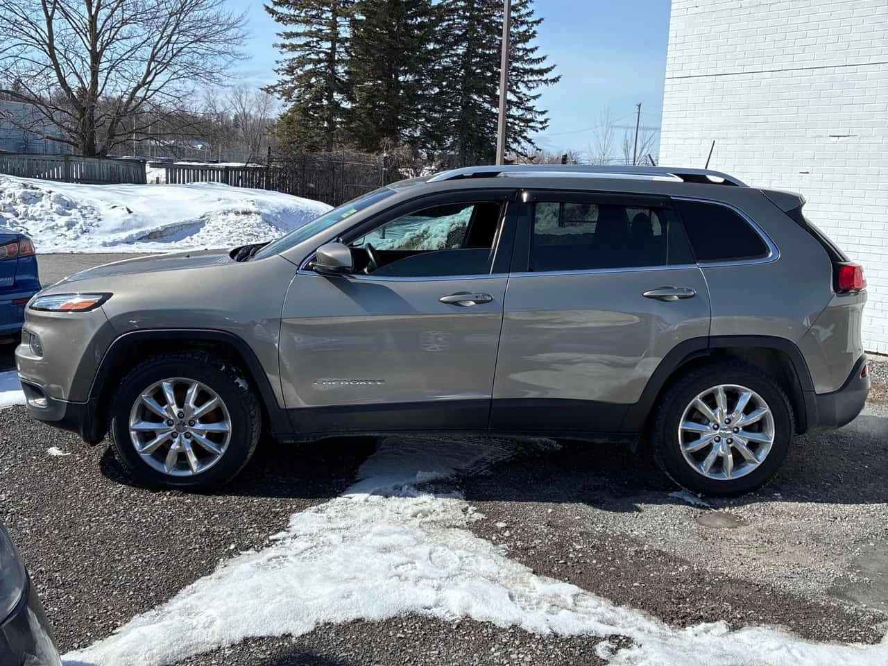 Jeep Cherokee  Limited /КАМЕРА/КЛИП НА МОТОРА , снимка 2 - Автомобили и джипове - 53996019