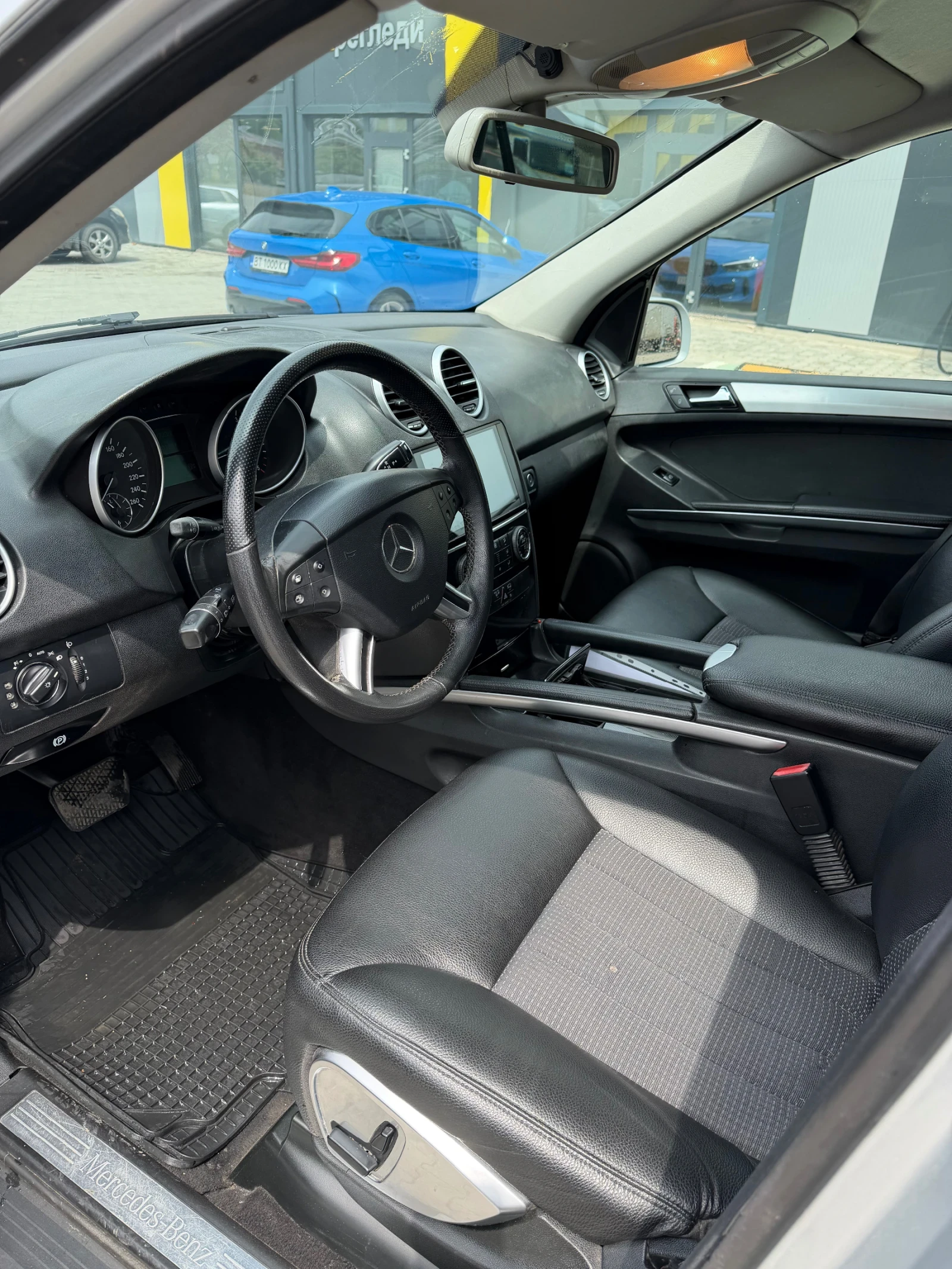 Mercedes-Benz ML 280 3.0 190 7G РЕГИСТРИРАН И ОБСЛУЖЕН , снимка 8 - Автомобили и джипове - 55025854