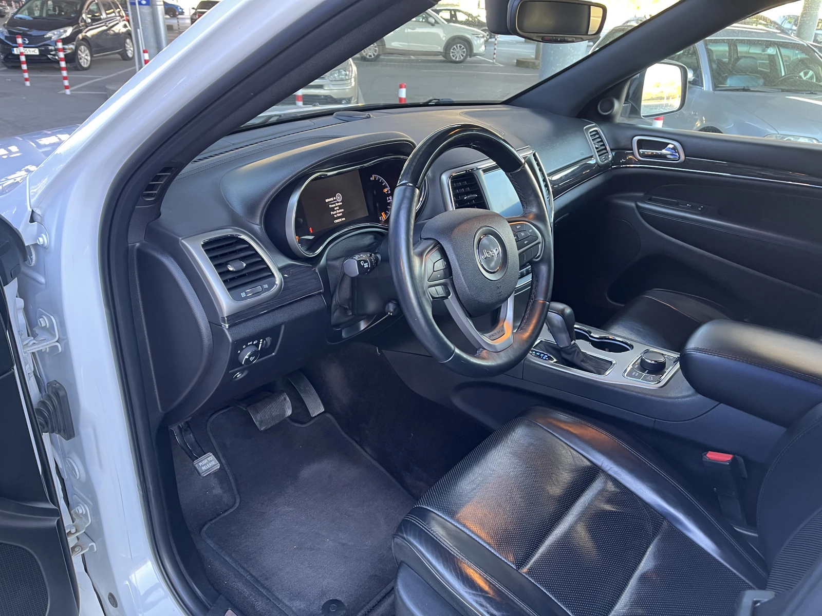 Jeep Grand cherokee Overland, снимка 10 - Автомобили и джипове - 56379696