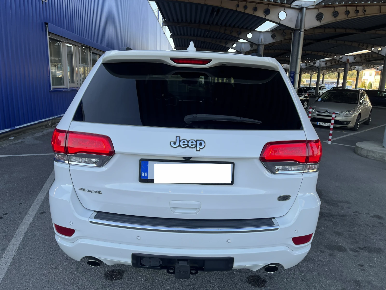 Jeep Grand cherokee Overland, снимка 8 - Автомобили и джипове - 56379696