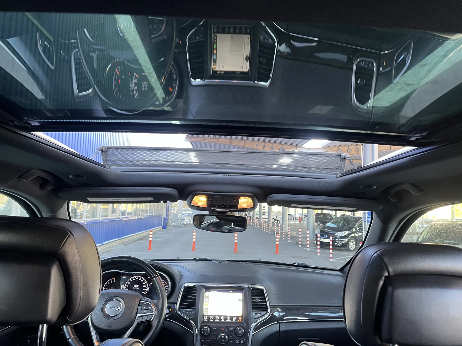 Jeep Grand cherokee Overland, снимка 15 - Автомобили и джипове - 56379696