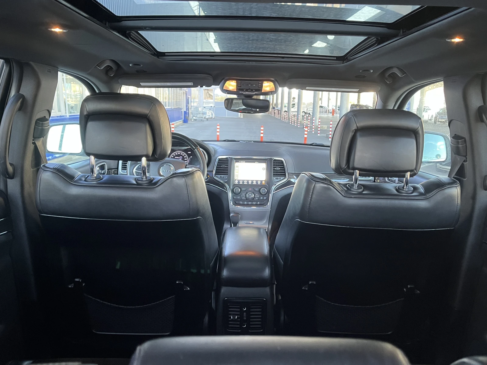 Jeep Grand cherokee Overland, снимка 14 - Автомобили и джипове - 56379696