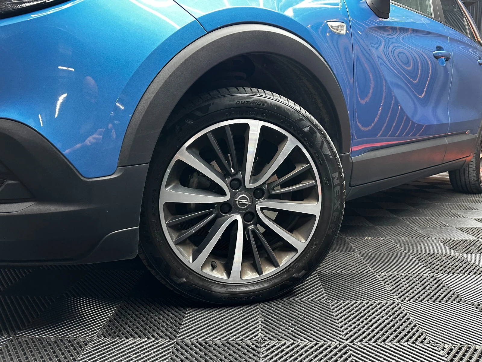 Opel Crossland X 1.2i 110 к.с./реални км/сервизна история/от БГ , снимка 2 - Автомобили и джипове - 56703137