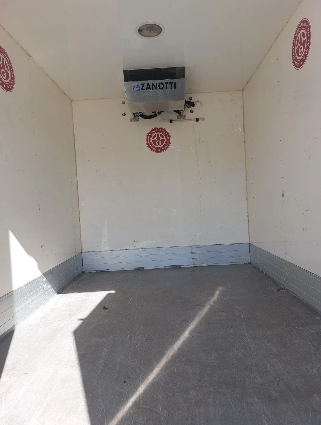 Iveco Daily Хладилен, снимка 13 - Бусове и автобуси - 53828190