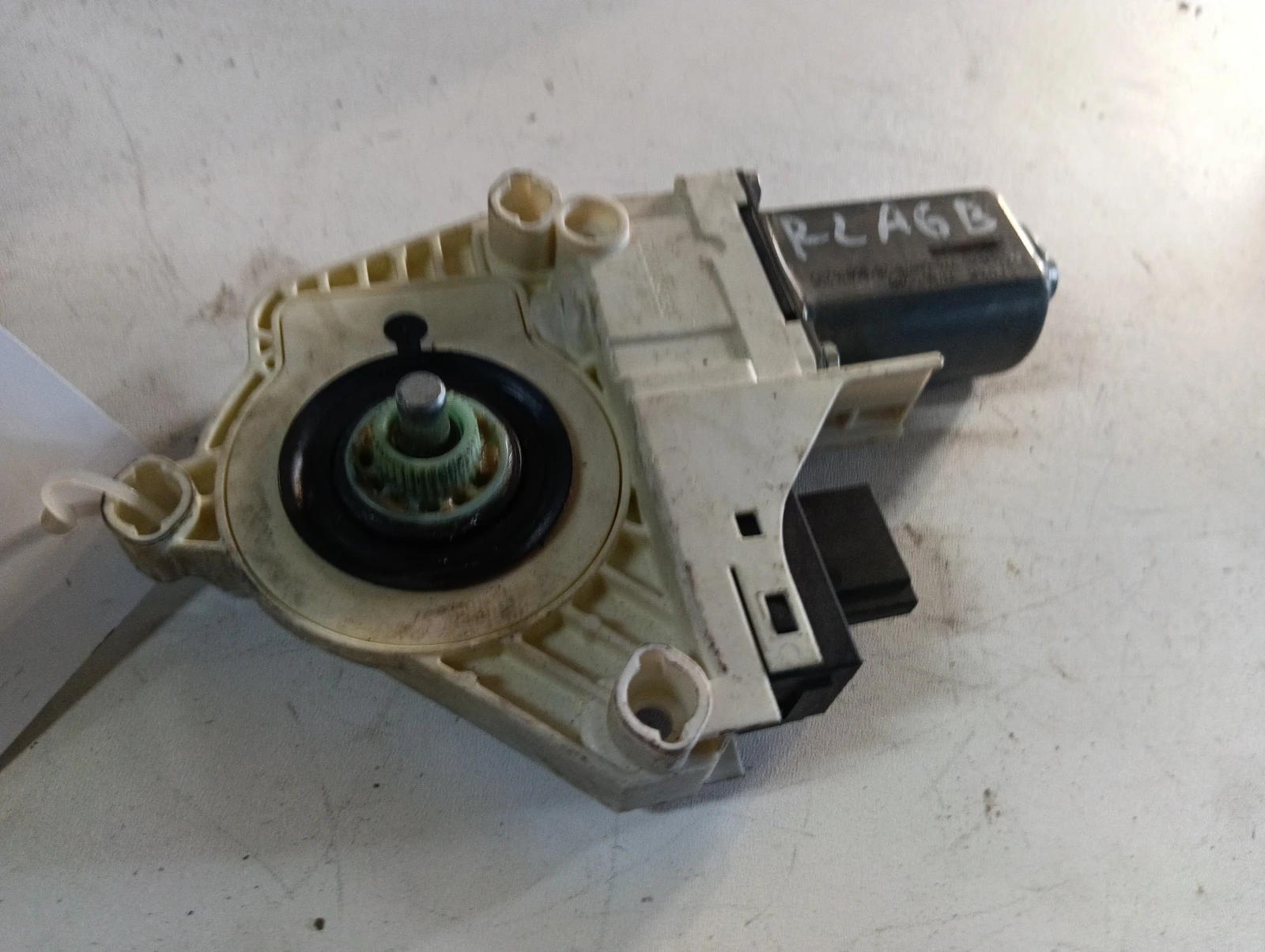 ел.машинка за задно ляво  4F0959801C Audi A6
