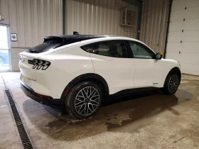 Ford Mustang Mach-E Premium, снимка 3