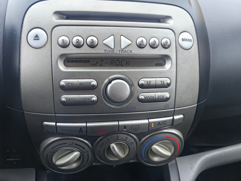 Daihatsu Sirion 1.3 бензин 91 к.с, Климатик, Facelift модел 2009 г, снимка 10 - Автомобили и джипове - 44750583