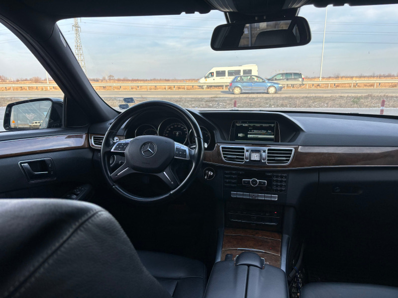 Mercedes-Benz E 220, снимка 12 - Автомобили и джипове - 46233044