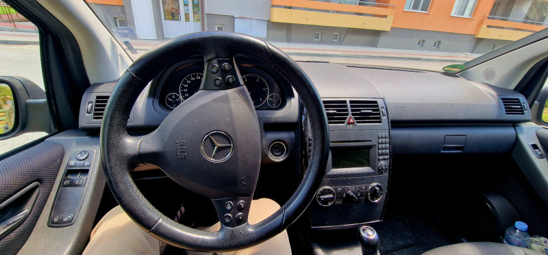 Mercedes-Benz A 180, снимка 3 - Автомобили и джипове - 45996852