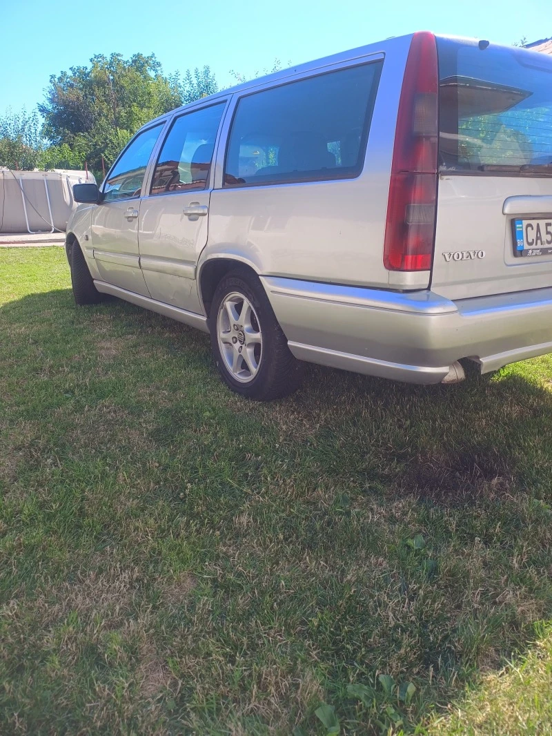 Volvo V70 II, снимка 8 - Автомобили и джипове - 46501007