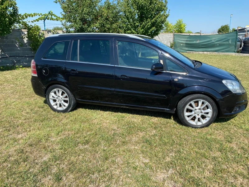 Opel Zafira 1.9CDTI, снимка 3 - Автомобили и джипове - 47142368