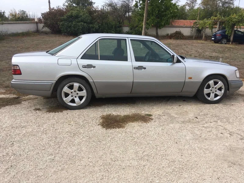 Mercedes-Benz 124 124, снимка 3 - Автомобили и джипове - 47570733