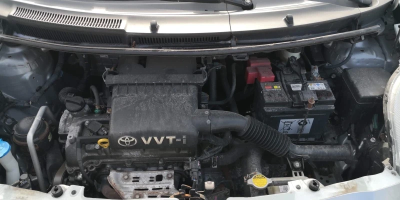 Toyota Yaris 1.3i 155000km TOP, снимка 15 - Автомобили и джипове - 48062540