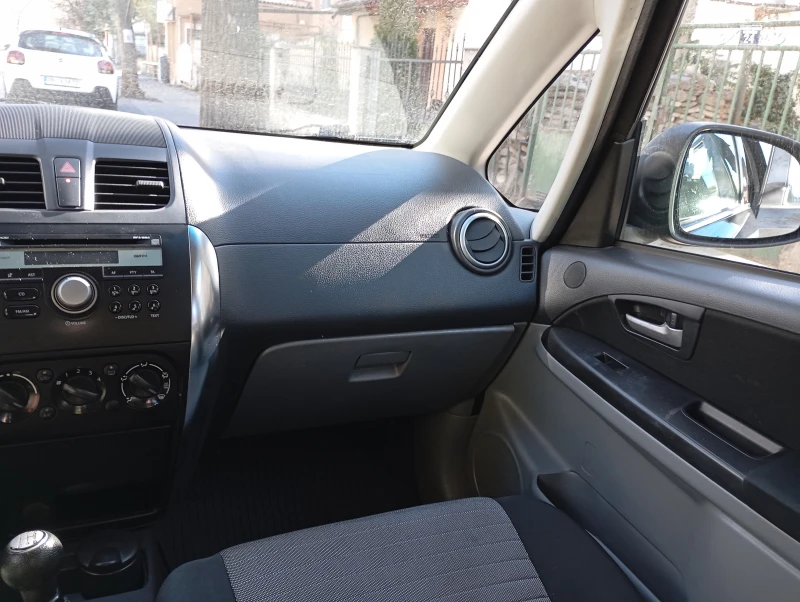 Suzuki SX4, снимка 8 - Автомобили и джипове - 48821560