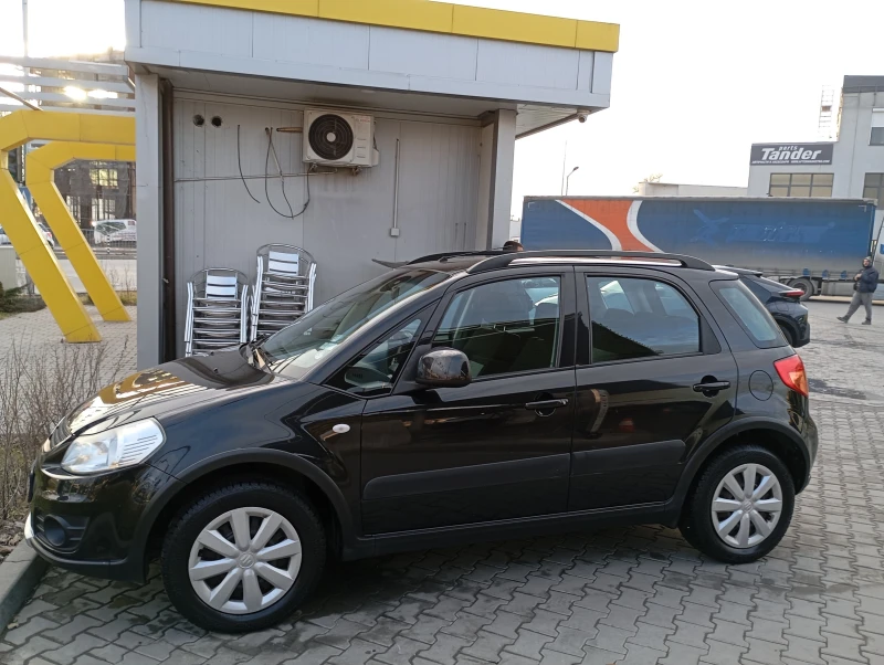 Suzuki SX4, снимка 1 - Автомобили и джипове - 48821560