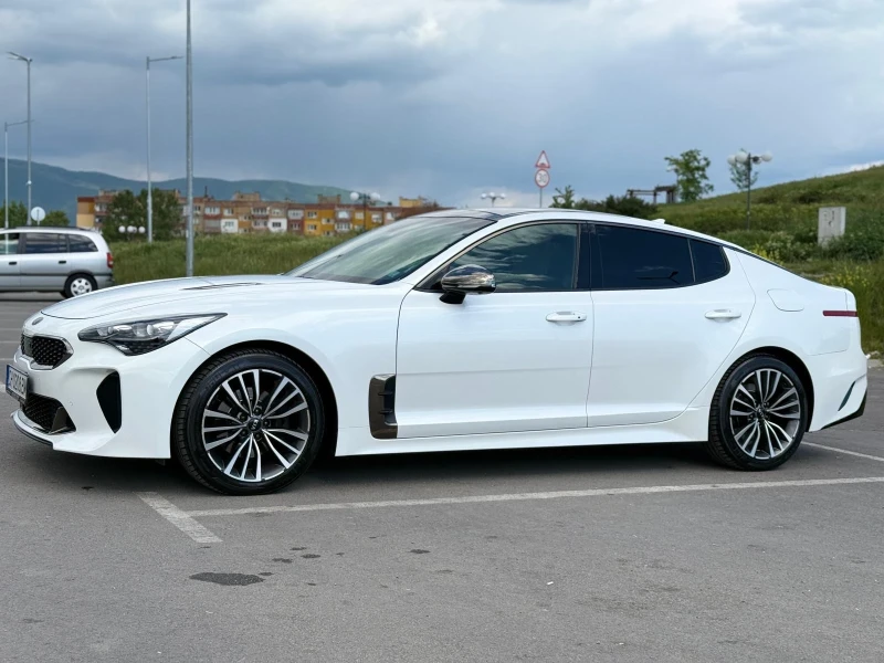 Kia Stinger 4WD  ЛИЗИНГ 100% Одобрение, снимка 3 - Автомобили и джипове - 50306216