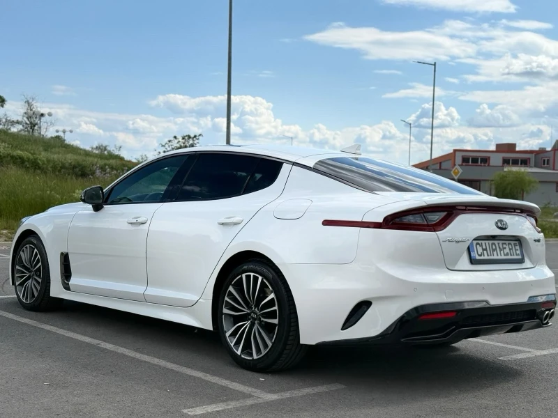 Kia Stinger 4WD  ЛИЗИНГ 100% Одобрение, снимка 6 - Автомобили и джипове - 50306216