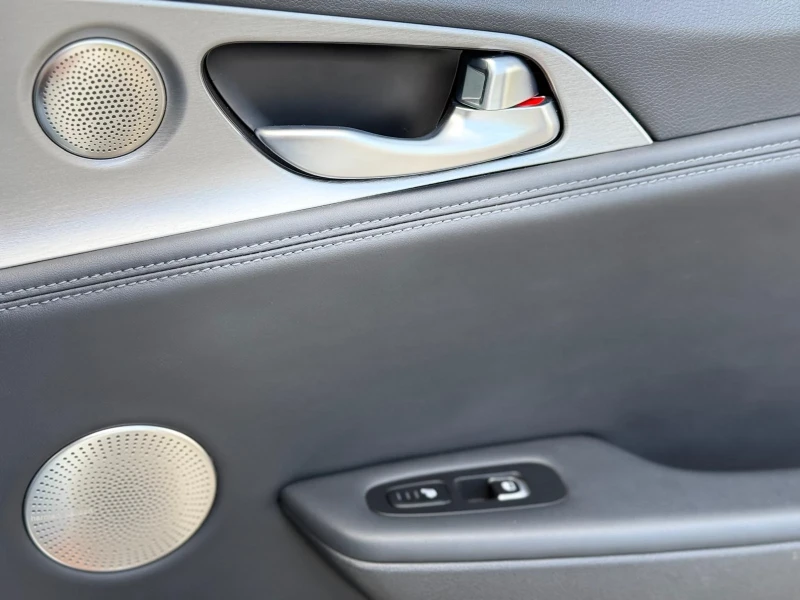 Kia Stinger 4WD  ЛИЗИНГ 100% Одобрение, снимка 14 - Автомобили и джипове - 50306216