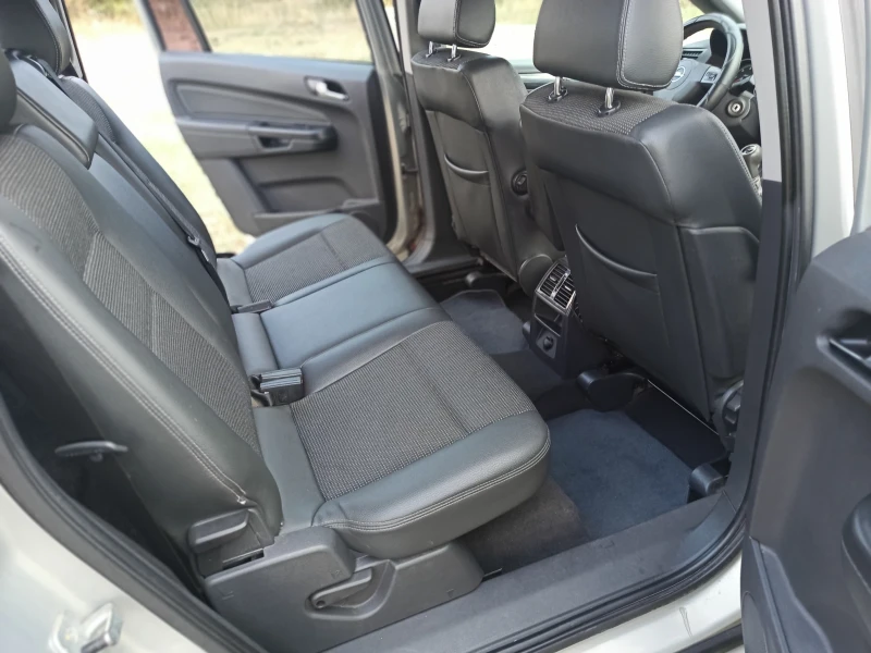 Opel Zafira, снимка 11 - Автомобили и джипове - 52324945
