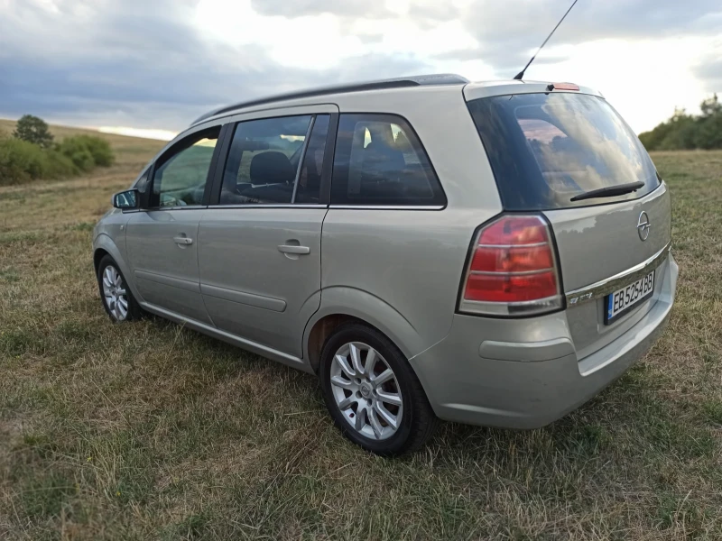 Opel Zafira, снимка 6 - Автомобили и джипове - 52324945