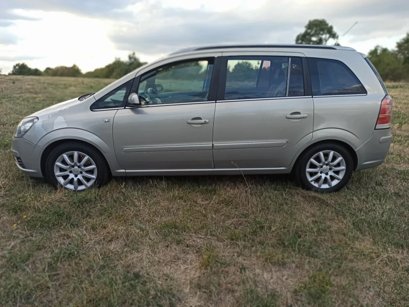 Opel Zafira, снимка 7 - Автомобили и джипове - 52324945