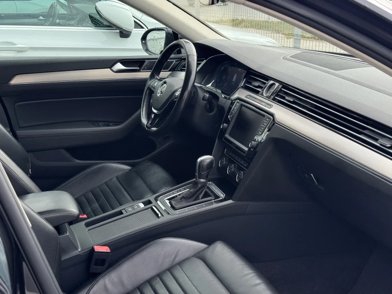 VW Passat 2.0 TDI 4х4 190к.с. FULL екстри//Highline 4Motion , снимка 7 - Автомобили и джипове - 51769270