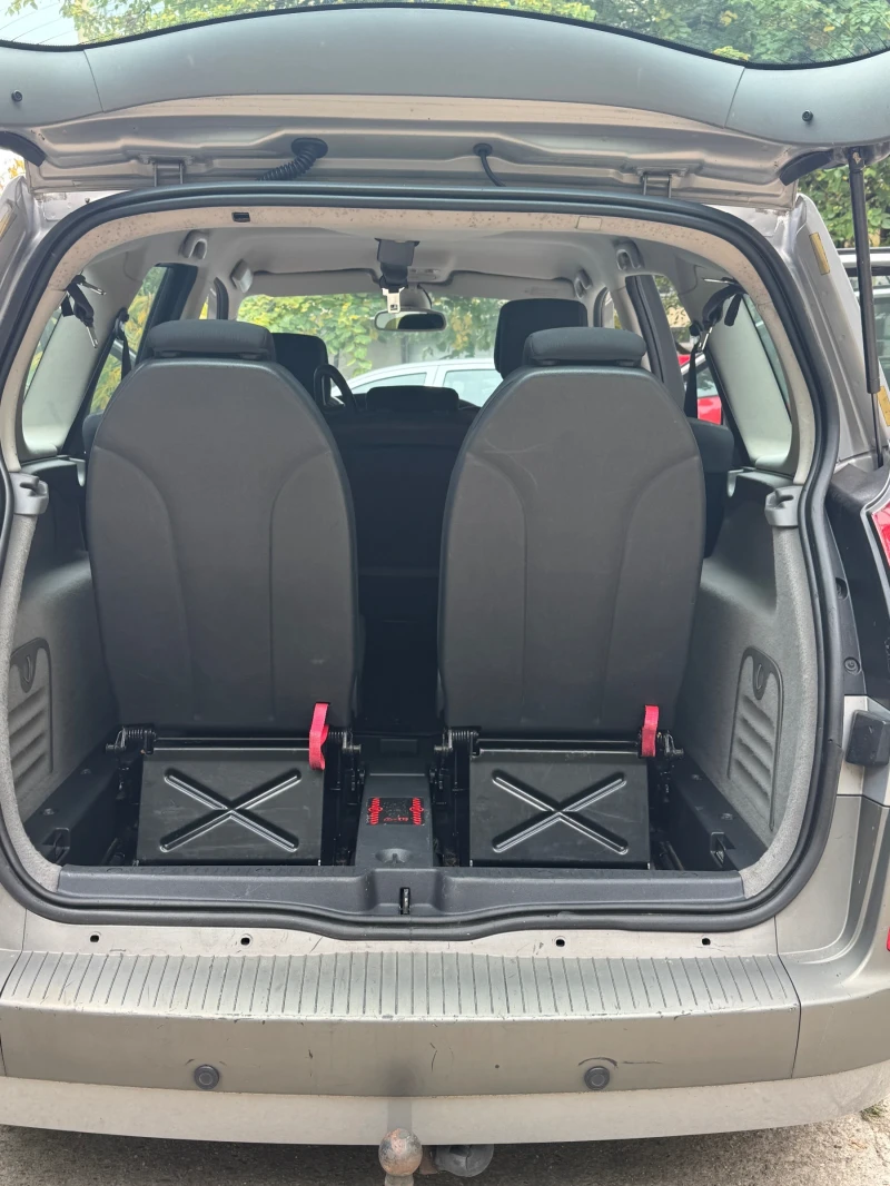 Renault Grand scenic 2.0i Aвтоматик 7 места, снимка 15 - Автомобили и джипове - 52186701