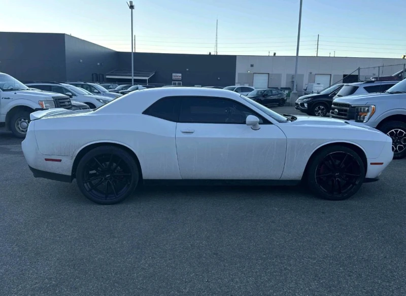 Dodge Challenger SXT 3.6L V6, снимка 3 - Автомобили и джипове - 52562113