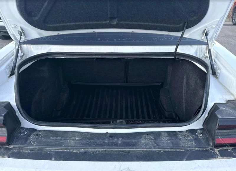 Dodge Challenger SXT 3.6L V6, снимка 8 - Автомобили и джипове - 52562113