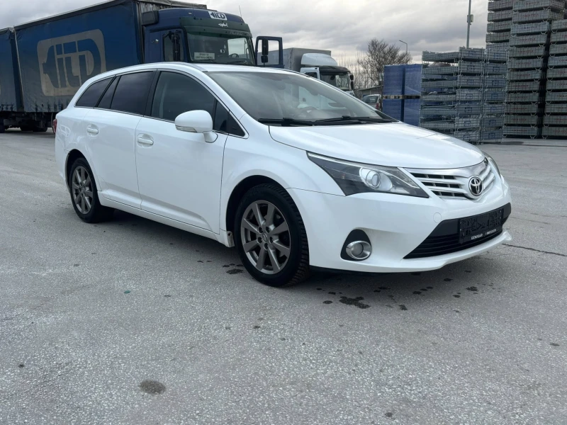 Toyota Avensis 1.8i EURO5, снимка 3 - Автомобили и джипове - 53287169