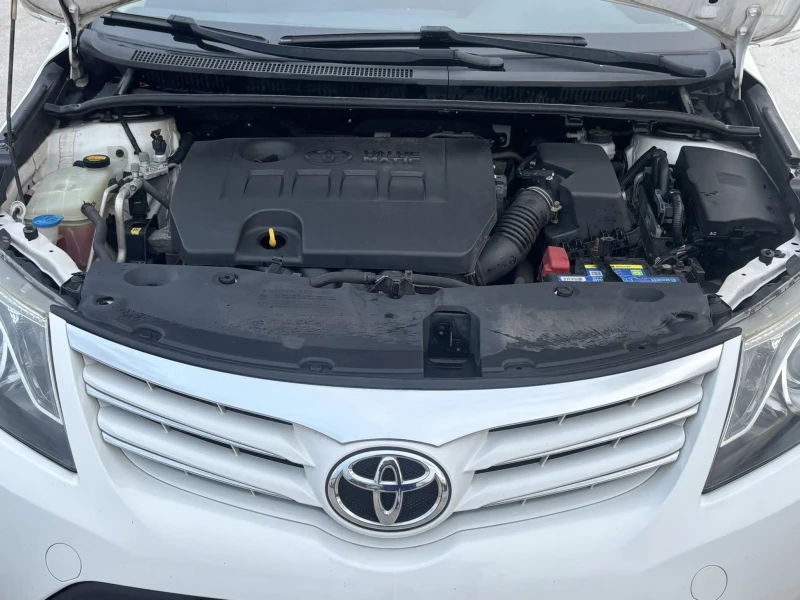 Toyota Avensis 1.8i EURO5, снимка 9 - Автомобили и джипове - 53287169