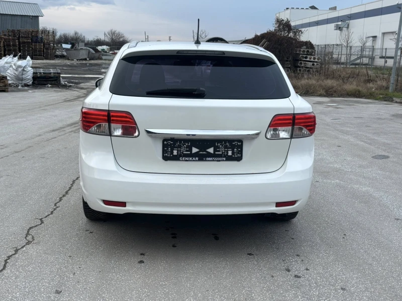 Toyota Avensis 1.8i EURO5, снимка 8 - Автомобили и джипове - 53287169