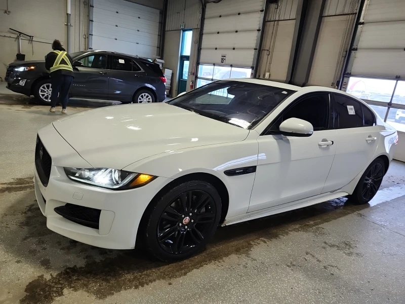 Jaguar XE 2.0 R-SPORT