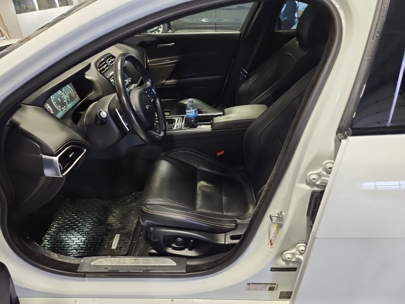 Jaguar XE 2.0 R-SPORT, снимка 7 - Автомобили и джипове - 53386051