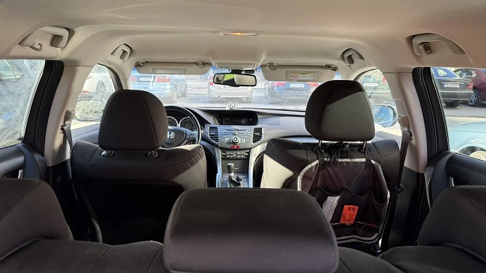 Honda Accord Tourer 2.0 I-VTEC, Lifestyle Facelift , снимка 10 - Автомобили и джипове - 52919360