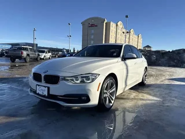 BMW 330 xDrive | PANO | ПОДГРЕВИ | CARFAX - изображение 4