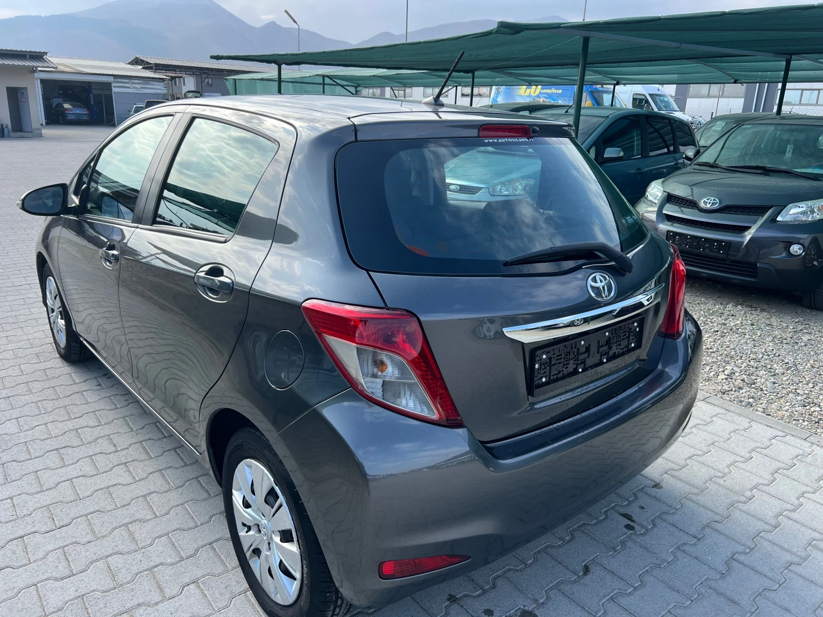 Toyota Yaris 1.3i Камера Лизинг - изображение 4