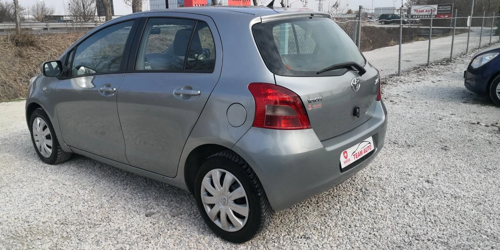 Toyota Yaris 1.3i 155000km TOP - изображение 5