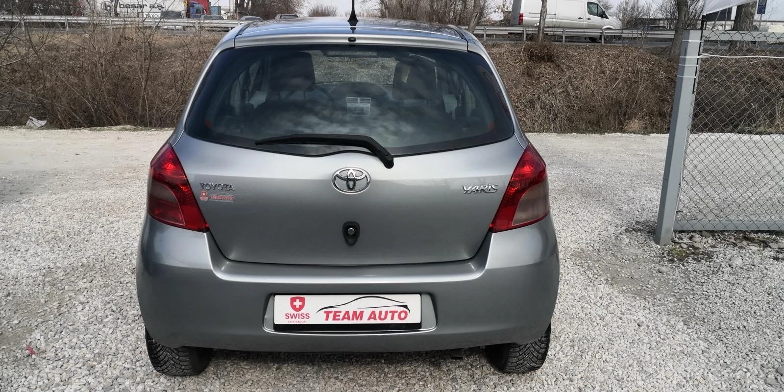 Toyota Yaris 1.3i 155000km TOP - изображение 4