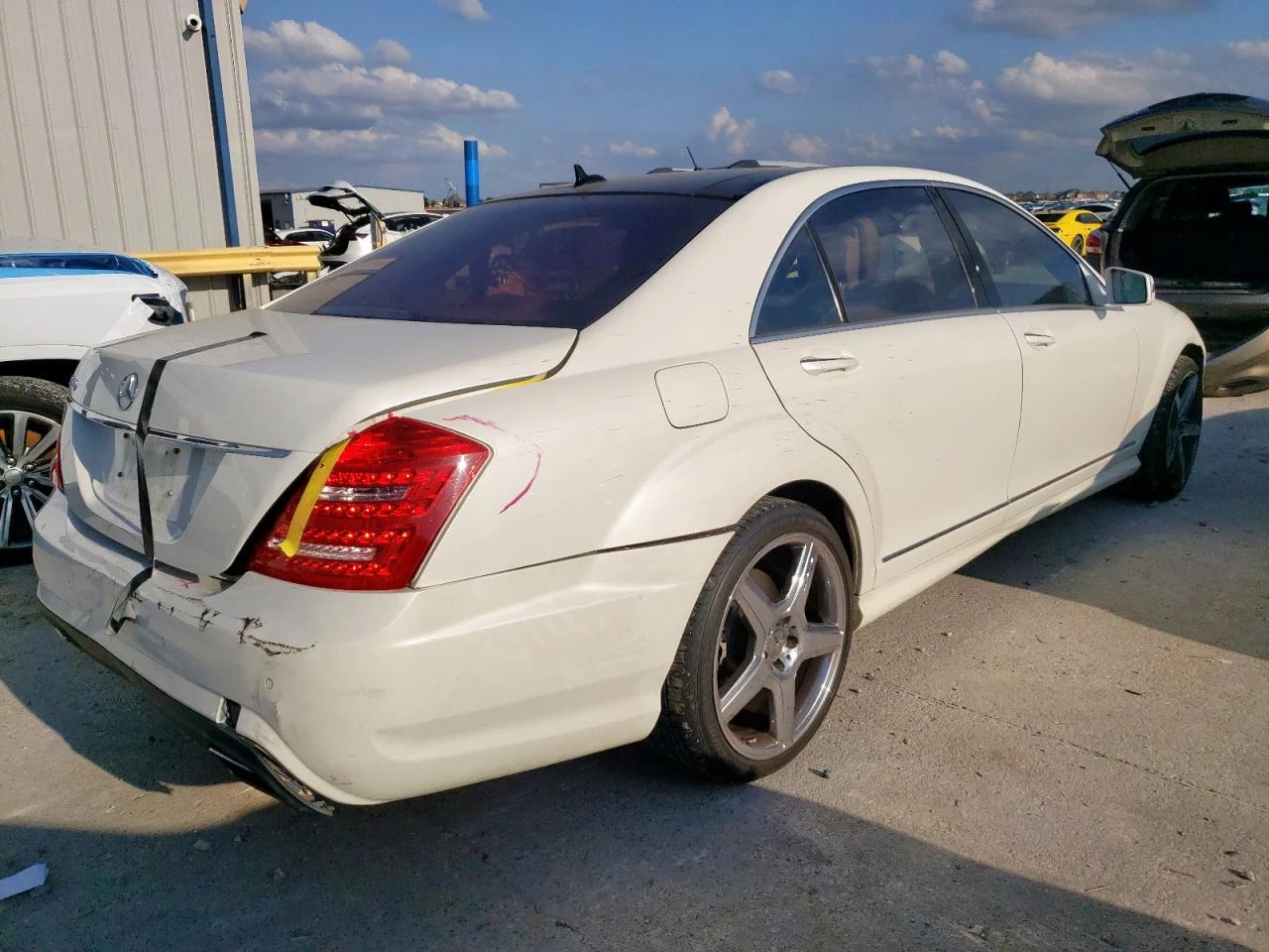 Mercedes-Benz S 550 ОБДУХВАНЕ* KEYLESS* H/K* ПАНО* РЕАЛНИ КМ - изображение 3