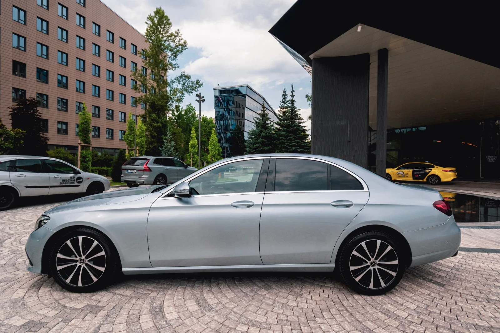 Mercedes-Benz E 220 CDi/PANO/LIZING/Multibeam - изображение 3
