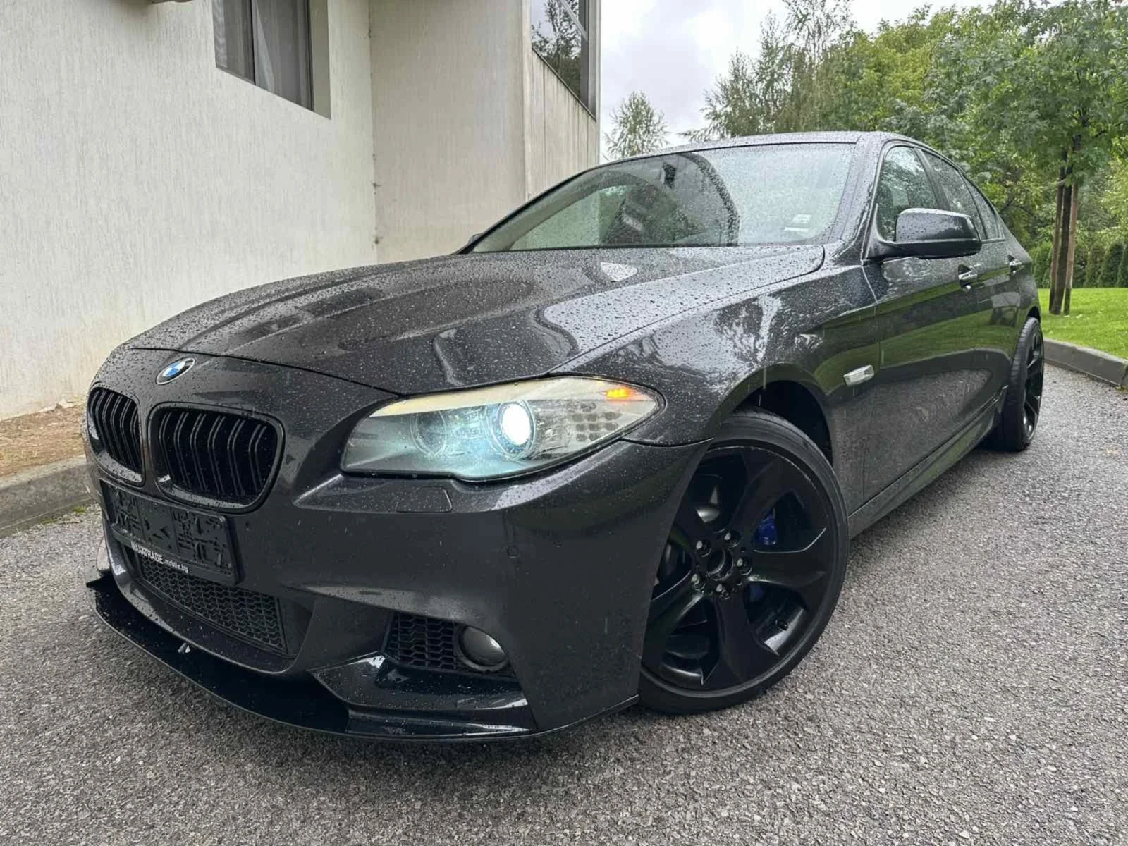 BMW 530 d / M-OPTIC  - изображение 3