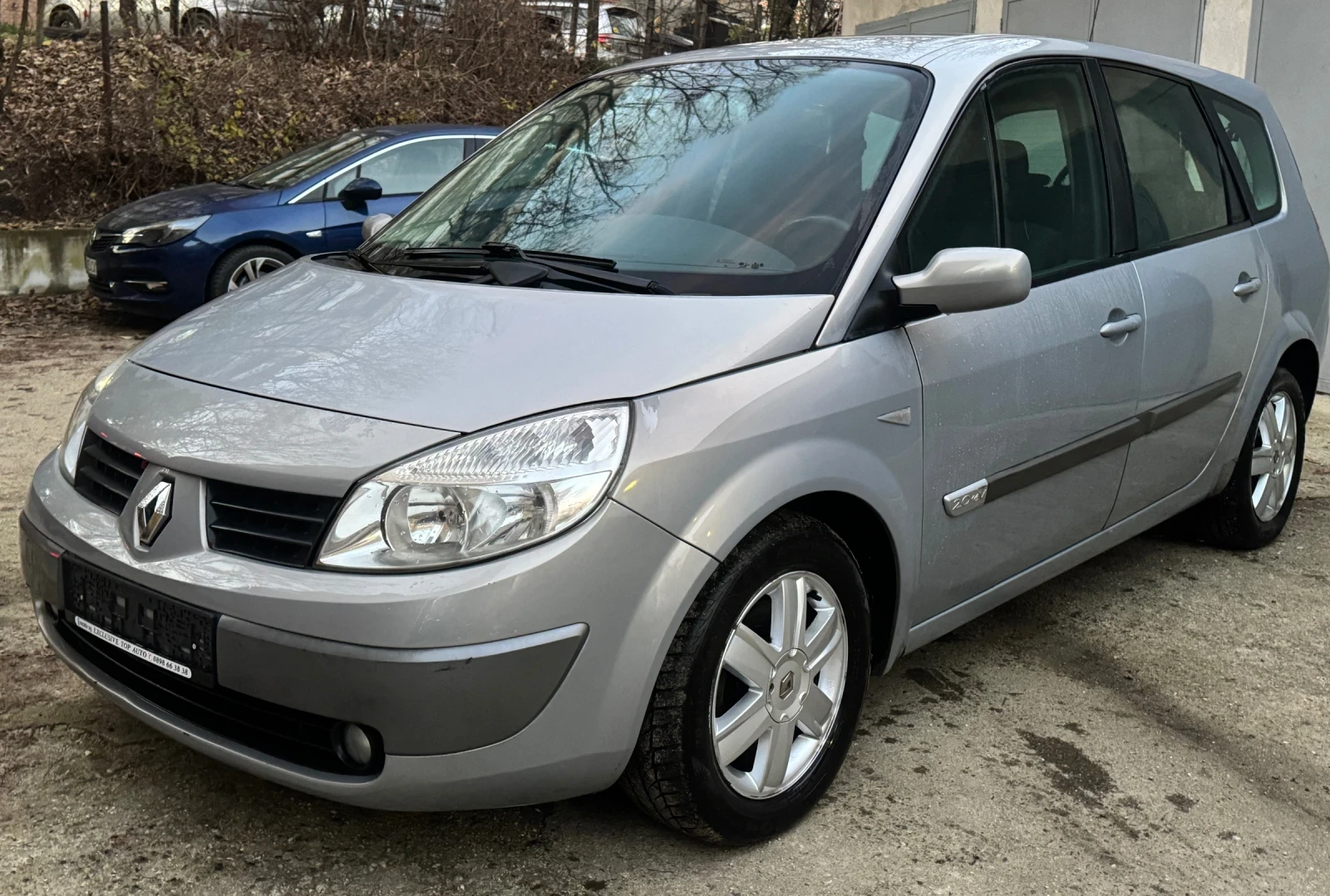 Renault Grand scenic 2.0i Aвтоматик 7 места Топ Състояние - изображение 3