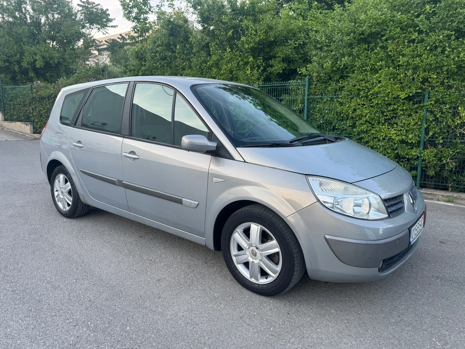 Renault Grand scenic 2.0i Aвтоматик* 7 места* Топ Състояние!