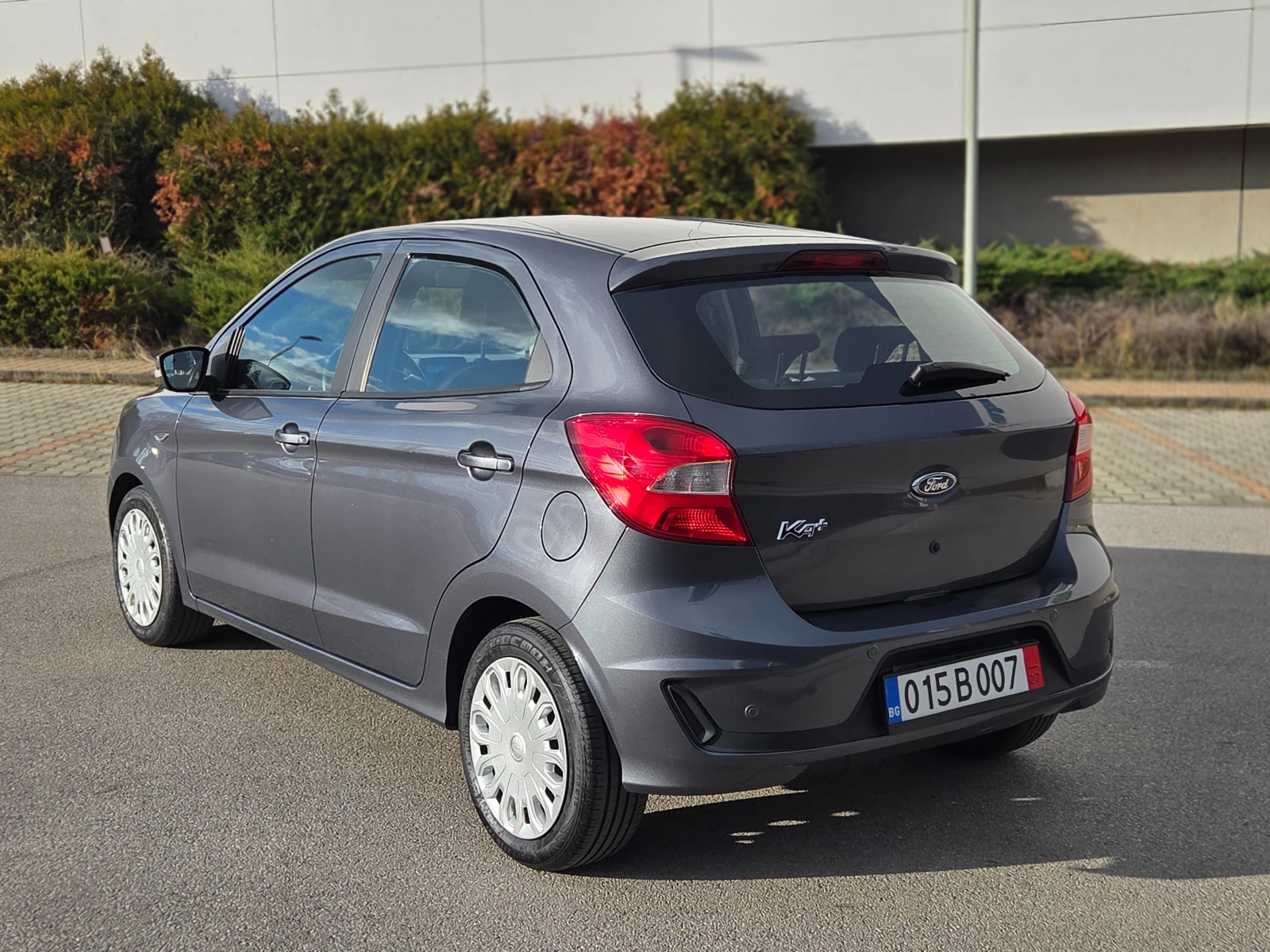 Ford Ka + ULTIMATE* 1.2i CARPLAY*  - изображение 2