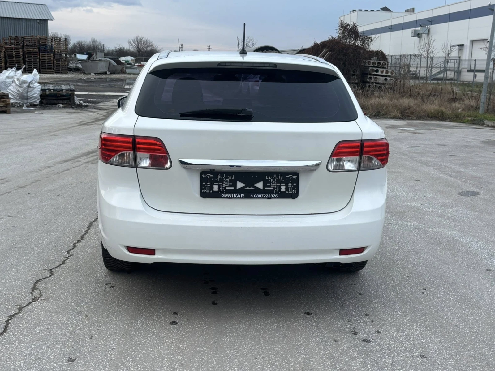 Toyota Avensis 1.8i EURO5 - изображение 8